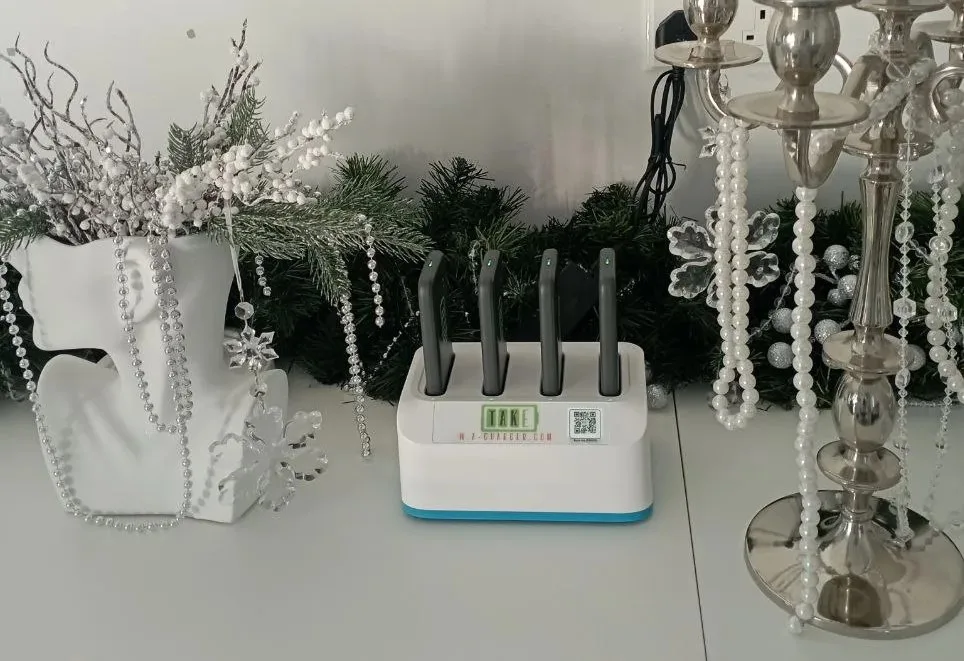 A-Charger charging station with powerbanks